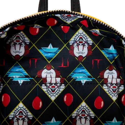 Loungefly | Sac à Dos - It Pennywise Raincoat Shack à Sauce
